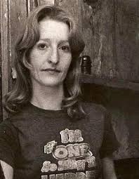 Carolyn Arnott's Instagram, Twitter & Facebook