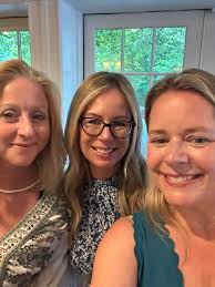 I had such a fun day with @gvlooks for a color, body, style analysis.  Georgia is such a pro and so patient with my 1000 questions. If you feel in  a style