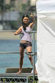On the set of forgetting sarah marshall. Mila Kunis On Set Between Takes While Filming Forgetting Sarah Marshall Hawaii 2007 Shared To Groups 9 2 Mila Kunis Mila Kunis Pics American Actress