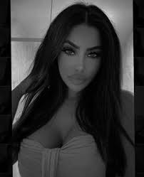 Preminula manekenka Tabi Braun