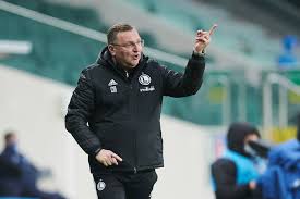 Strzał kelly'ego po składnym ataku zainicjowanym przez macieja wolskiego obok słupka. Sklady Na Mecz Lks Legia Warszawa Czeslaw Michniewicz Dal Szanse Dublerom