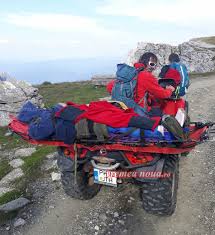 Infractorul însă a venit în patru labe şi a plecat cu. Turista Din Barlad Ranita Dupa Ce A Cazut Pe Un Traseu La Varful Omu Foto Vremea Noua Liderul Presei Vasluiene