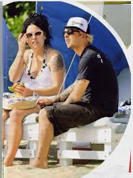 Billie joe armstrong / spouse Billie Joe And Adrienne Armstrong Hawaii Famousfix
