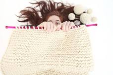 Knit a 1-hour cozy blanket