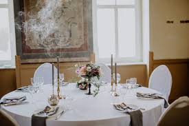 Shabby Chic Hochzeit In Altem Gasthof Sophia Molek Wedding Couples Love In 2019 Boho Vintage Hochzeitsfotos Und Shabby Chic