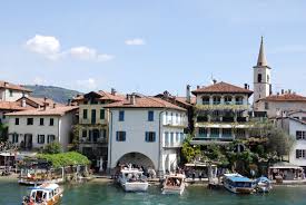 Affacciato sulle sponde del lago maggiore, nel centro di stresa e direttamente davanti alle isole borromee, l'hotel rappresenta una realtá di prestigio nel contesto sia alberghiero che storico. Exploring Baveno And Stresa On Lake Maggiore In Italy Wavejourney