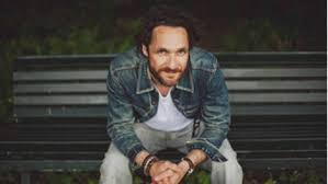 We would like to show you a description here but the site won't allow us. Amber De Vente Artiestenbegeleiding