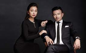 Datin nina sabrina ismail sabri, isteri kepada pereka fesyen terkemuka negara, datuk jovian mandagie secara eksklusif berkongsi tip kecantikan dan kesihatan bersama pembaca sinar plus. Couple Spotlight How Far Jovian Mandagie Nina Ismail Sabri Have Come From Lovers To Parents Tatler Malaysia