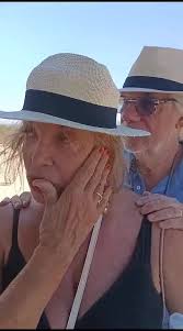 Simona Izzo e Ricky Tognazzi, due icone del cinema italiano, oggi alla  scoperta della Valle dei Templi. Ecco il messaggio che i due attori hanno  voluto rivolgere al Direttore del Parco Roberto ...