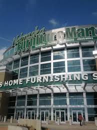 Used Car Shopping At Legends Outlet Mall In Kansas City Kansas 66111 Kansas City Kansas Nebraska