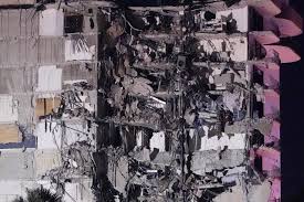 El derrumbe parcial de un edificio en miami provocó el jueves por la mañana un enorme despliegue del servicio de bomberos de miami dade había pilas de escombros y restos en torno al edificio. Qwdopulkef9yqm