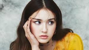 I can imagine this new ice cream joint to draw long lines. Jeon Somi Reps Louis Vuitton Like No Other In 2021 Kpopmap