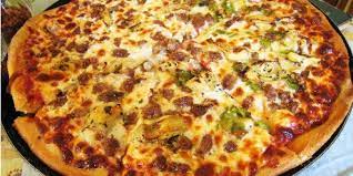 New Mexico Green Chile Pizza At Giovanni S In Albuquerque Best Pizza I Ever Had Mexico Food Fun Cooking Good Pizza
