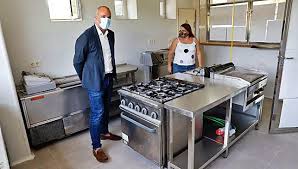 Aprende español + cocina en murcia, españa. El Centro De Visitantes De La Luz Contara Con Un Aula Para Los Alumnos De La Escuela De Hosteleria Turismo De Murcia