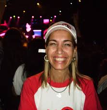 Un poco de mi camino por la radio…🎙️📻 Siempre disfrutando y agradecida  con esta bella profesión que me sigue eligiendo y yo a ella, una y otra  vez! ❤️🥰 Colegas: Feliz Día