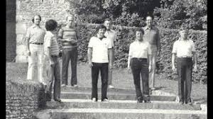 C'est ensuite sorti au mexique, au brésil où le titre est devenu numéro un et il y a eu beaucoup de versions chantées. Derniere Interview Des Compagnons De La Chanson Youtube Youtube