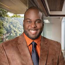 Chris Matthews '12 MSL, '16 MFT: Giving Back Early and Often