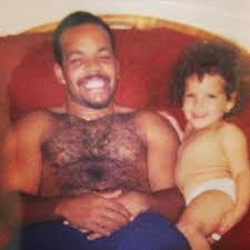 Halsey parlak ve sıra dışı bir şarkıcı ve söz yazarıdır. H On Twitter Dafrange Xonashaa Dad Hahahahaha