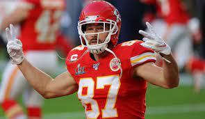 Travis michael kelce (/ ˈ k ɛ l s i /; Nfl Kansas City Chiefs Travis Kelce Vom Verdammten Arschloch Zum Vorbild Auf Und Neben Dem Platz
