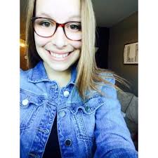 Alexandra Drouin (@Alexxe09)