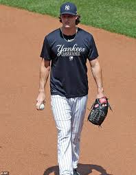 He was drafted in june 2008 in the 1st round by the new york yankees. Gerrit Cole Und Frau Amy Willkommen Erste Kind Mit Der Lieferung Von Absolut Liebenswert Sohn Caden Aktuelle Boulevard Nachrichten Und Fotogalerien Zu Stars Sternchen