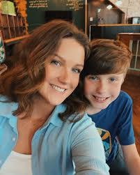 Genevieve Hampton's Instagram, Twitter & Facebook