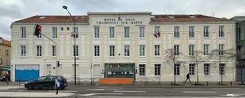 C'est le sens des actions menées par la ville, en particulier à travers les centres municipaux de santé, les dispositifs solidaires du centre communal d'action sociale ou les opérations de prévention et de lutte contre les discriminations. Champigny Sur Marne Wikipedia