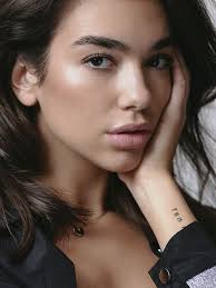 Mashup of dua lipa's don't start now and selena gomez's look at her now. Pin Auf My Music Stars