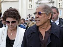 He is often credited as the author of both the music and lyrics of his songs. Celentano Attenti Ai Bagarini On Line Acfans