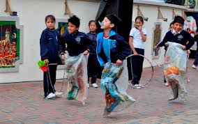 Los practicantes de este tradicional deporte precisan fuerza en el brazo: 180 Ninos De Las Escuelas De Loja Revivieron Juegos Tradicionales Instituto Nacional De Patrimonio Cultural