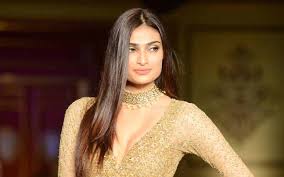 Athiya posted a photo on instagram celebrating her 26th birthday when the canadian singer commented under saying Drake Slidding Into Athiya Shetty S Comments Athiya Kiki If Its Happening Its Here
