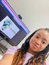 Kelli Winkler's Instagram, Twitter & Facebook