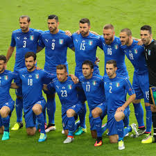 Riesenauswahl an radsportartikeln, online oder direkt im shop. Em 2016 Italien Spielt Mit Trauerflor Gegen Deutschland Im Viertelfinale Fussball Em