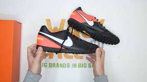 Nike Tiempo Legend 8 Club Tf Bambino Calcetto
