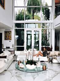 Most Extravagant Tropical Villa So Cute Modeling In It Today Love Famous People S Homes Deco Maison Salon Maison Interieur Maison