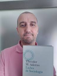 Livros que tatuam a alma. Dez leitores falam sobre a obra que mais os  marcou nestes tempos difíceis