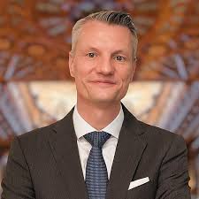 Amazon.com: Marketing: An Introduction: 9781292146508: Gary M. Armstrong:  Books