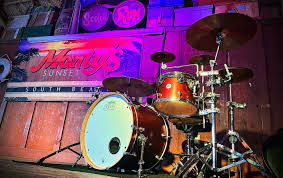 Superstitious- Steve Wonder By Chris Alvy 🎸 Victor bass 🎸 Maus Drums 🥁  📸 by @iris_san80 . #westpalmbeach #osheaspub #livemusic #stevewonder  #liveband #wpb #mausdrummer #coverband #