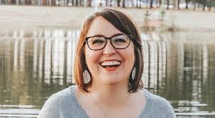 Jennifer Tucker's Instagram, Twitter & Facebook