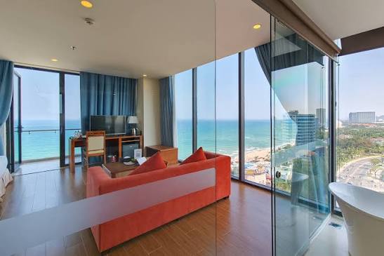 Yarra Ocean Suites Danang