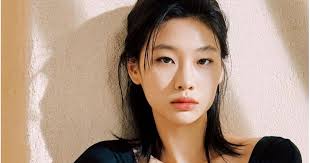 Người mẫu Jung Ho Yeon tỏa sáng trong "Squid Game"