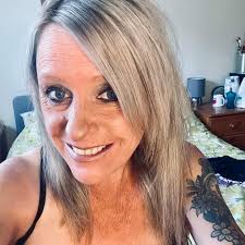 Hi, my name is Ron Hannah born in Roma 1958 and left in1980.