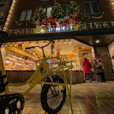 Life In Dusseldorf On Instagram The Entire Altstadt Has Been Transformed Into A Winter Wonderland Minus The Snow Waiting Patiently I In 2020 Dusseldorf