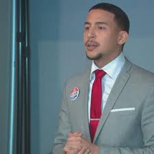 Brown and his personal trainer glenn holt allegedly refused to pay a $4,000 fee to a moving company that was delivering items to brown's home. Councilman Antonio Brown S Car Stolen In Broad Daylight News Cbs46 Com