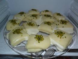 Halawet El Jiben Libanesische Sussspeise Aus Mozzarellakase Rezept Rezept Libanesische Desserts Arabische Lebensmittel Rezepte