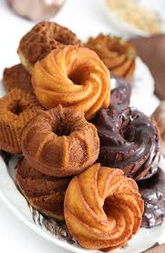 These gorgeously shaped cakes are guaranteed showstoppers whether you serve them at brunch or for dessert. Mini Bundt Cake Bar For Friendsgiving Sprinkle Bakes