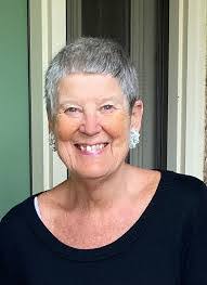 Ginger Lyons's Instagram, Twitter & Facebook