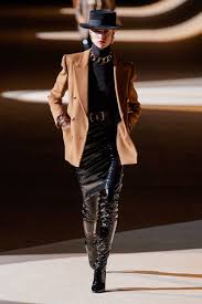 Saint Laurent Pret A Porter Automne Hiver 2020 2021 Defile Vogue Paris Paris Fashion Week Fashion Week Mode Parisienne
