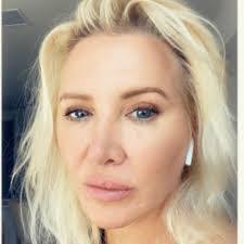 Lindsey Pilcher's Instagram, Twitter & Facebook