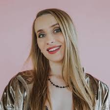 Alanis King's Instagram, Twitter & Facebook